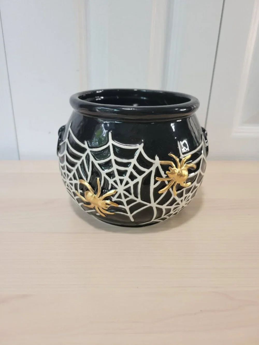 YANKEE CANDLE Halloween Ceramic Black Cauldron Spider Web Candle Bowl Holder NEW